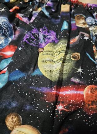 Спідниця з карманами у космічний принт на резинці4 фото