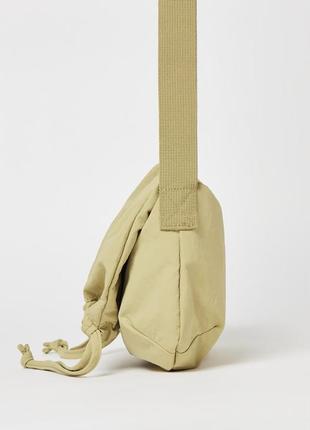 Uniqlo сумка-мішок крос-боді бананка2 фото