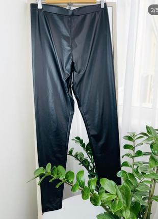 Европа🇪🇺 primark. фирменные брюки из экокожи современного фасона