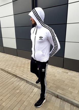 Чоловічий спортивний костюм adidas