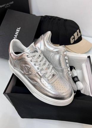 Есть видео кроссовки в стиле chanel серебряные металлик кожа5 фото