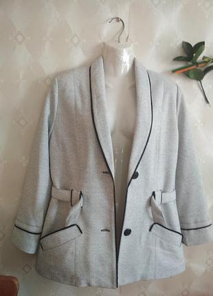 Женский жакет.