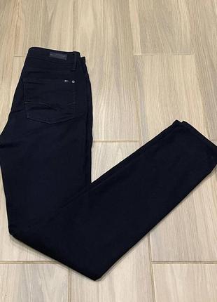 Акция 🎁 стильные черные базовые джинсы tommy hilfiger calvin klein zara3 фото