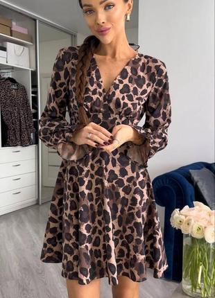 Леопардова сукня міні з відкритою спиною приталена з рясною спідницею плаття з довгими рукавами стильна коричнева