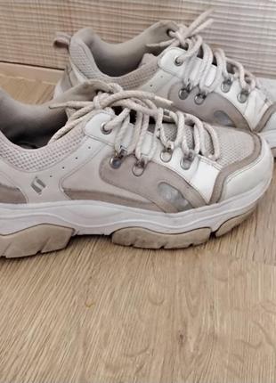 Кроссовки фирменные skechers