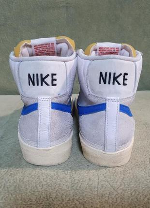 Кроссовки nike blazer

dq 7673-1027 фото