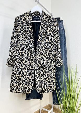 Актуальный леопардовый пиджак .