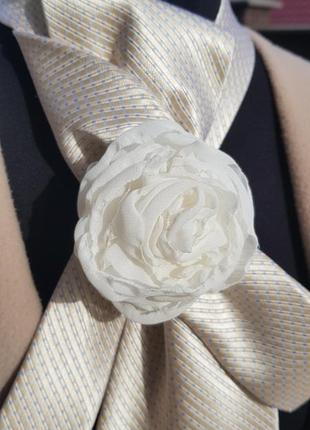 Роскошный женский галстук с цветком.3 фото