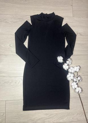 Платье по фигуре с рюрексом