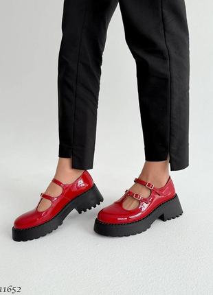 Натуральные кожаные лакированные красные туфельки - лоферы9 фото
