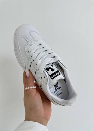 Шкіряні жіночі кеди adidas samba disney white4 фото