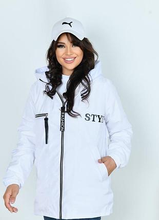 Жіноча вітровка на підкладці