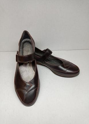 Туфлі на липучці з натуральної шкіри жіночі