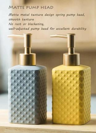 Комплект керамических аксессуаров для ванны: дозатор, мыльница, стаканы желтого цвета топ4 фото