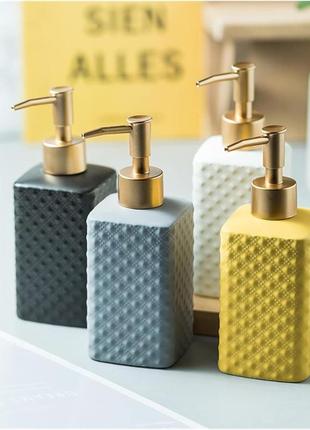 Комплект керамических аксессуаров для ванны: дозатор, мыльница, стаканы желтого цвета топ5 фото