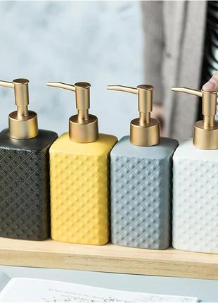 Комплект керамических аксессуаров для ванны: дозатор, мыльница, стаканы желтого цвета топ6 фото