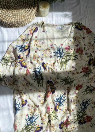 Блузка в квітковий принт3 фото
