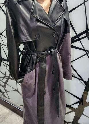 Трендовый плащ, тренч, пальто из комбинированной ткани с черной экокожей, графит от bomond boutique  42-443 фото