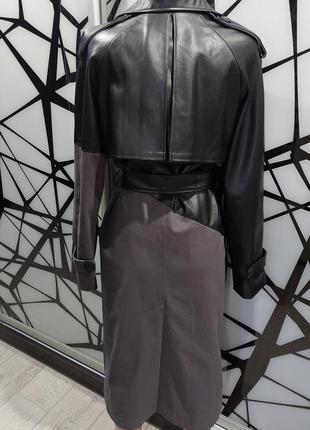 Трендовый плащ, тренч, пальто из комбинированной ткани с черной экокожей, графит от bomond boutique  42-448 фото
