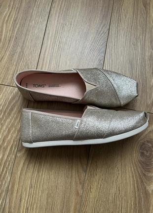 Toms продам слипоны