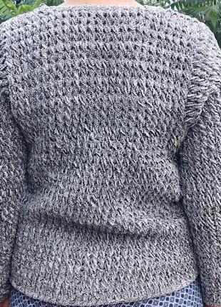 Жіночий светр ручної в'язки3 фото