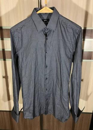 Женская рубашка hugo boss оригинал size(40)1 фото