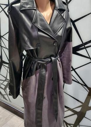 Трендовый плащ, тренч, пальто из комбинированной ткани с черной экокожей, графит от bomond boutiquе 42-447 фото