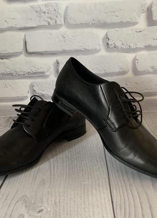 Нові туфлі дербі шикарної якості від бренда vagabond розмір 36 шкіра