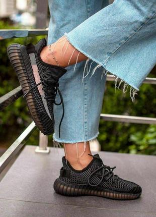 Красивые и удобные кроссовки adidas yeezy