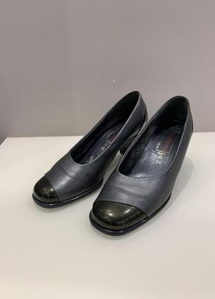 Кожаные туфли на небольшом каблуке medicus