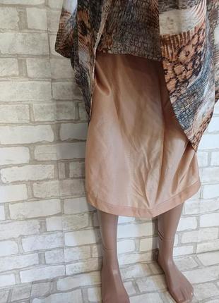 Фирменная юбка миди в оригинальный принт-абстракция цвета беж с переходами, размер 2хл6 фото