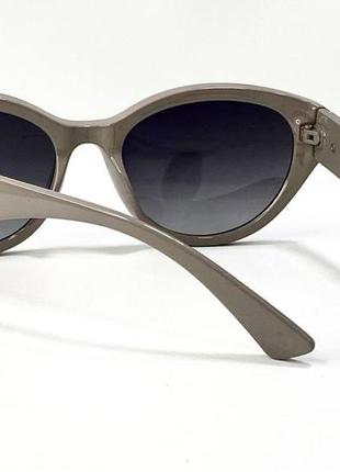 Поляризуючі сонцезахисні жіночі окуляри пудрово-сірий4 фото