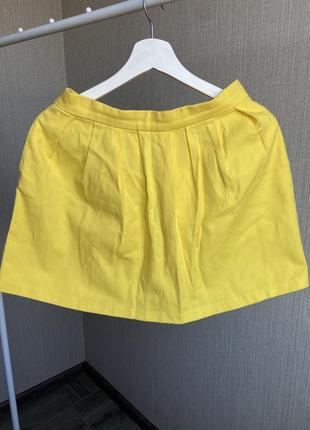 Яркая желтая юбка короткая юбка