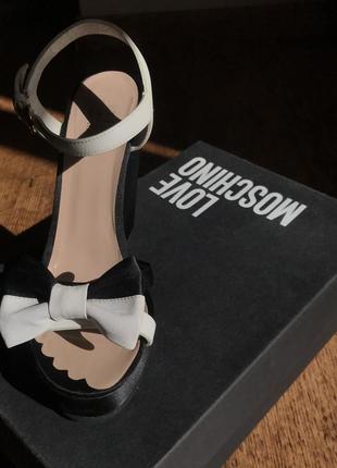 Боссоножки love moschino