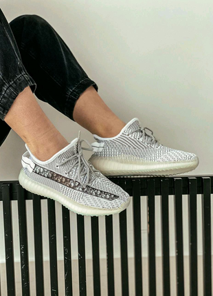 Кросівки adidas yeezy колаб + dior (шнурки рефлектив) 36-40р.6 фото