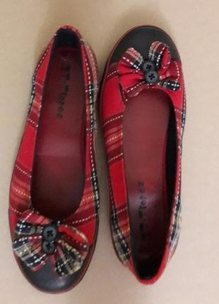 Туфлі/ мокасини/ кеды