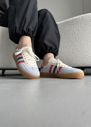 Шикарные женские и мужские кроссовки adidas gazelle blue red green серо-голубые с цветными вставками6 фото