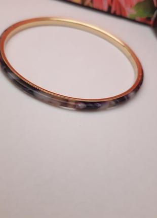 Браслет с акриловой вставкой,идеальный