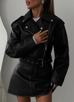 Жіноча трендова куртка косуха чорна5 фото
