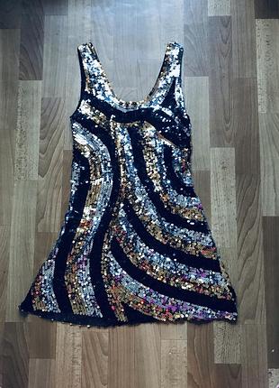 Нарядное праздничное вечернее платье в паетках