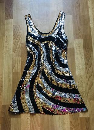 Нарядное праздничное вечернее платье в паетках