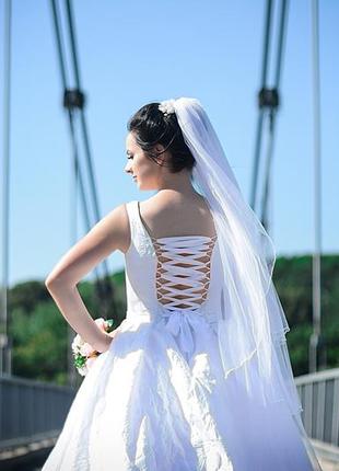 Пышное свадебное платье со шлейфом3 фото