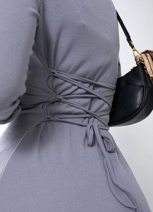 Платье мини со шнуровкой на спине в рубчик4 фото