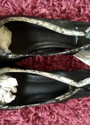Шикарні жіночі чорні гостроносі туфлі з відкритою п'ятою(шкіра.2 фото