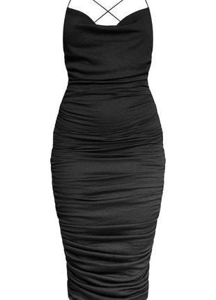 Черное платье миди с жатой текстурой и драпировкой prettylittlething s2 фото