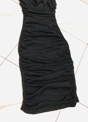 Черное платье миди с жатой текстурой и драпировкой prettylittlething s4 фото