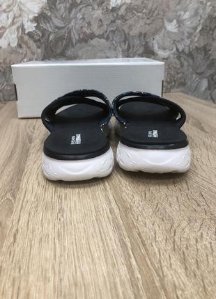 Sketchers goga max шлепанцы шлепки