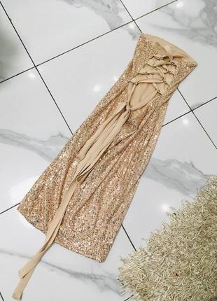 Вечернее платье миди рамшитое золотистыми пайетками с шнуровкой на спине м1 фото