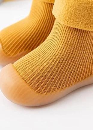 Шарф-бафф и носочки-ботиночки для малышей с не скользящей подошвой 22/23(13,5 см) желтый v-118086 фото