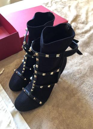 Туфлі панчоху valentino rockstud